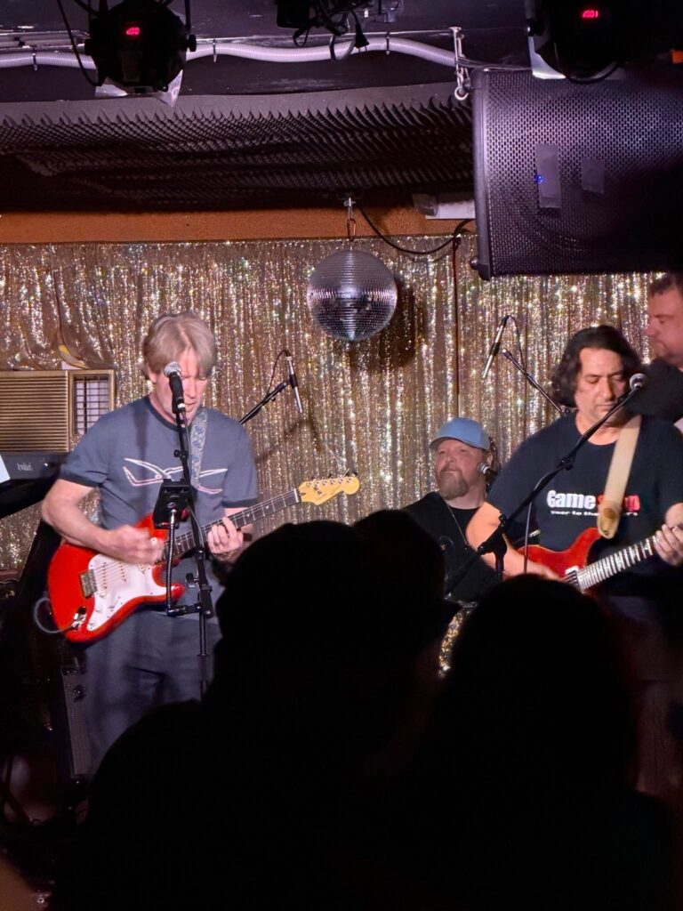 Ron Cook and Jeremy Pinell on guitars at Dee's Lounge