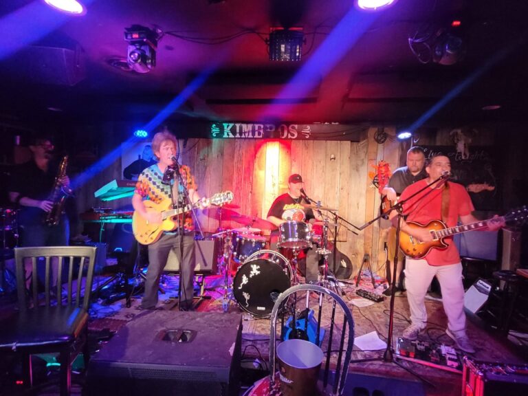 Zentrance performing live at Kimbro's Pickin' Parlor, Franklin